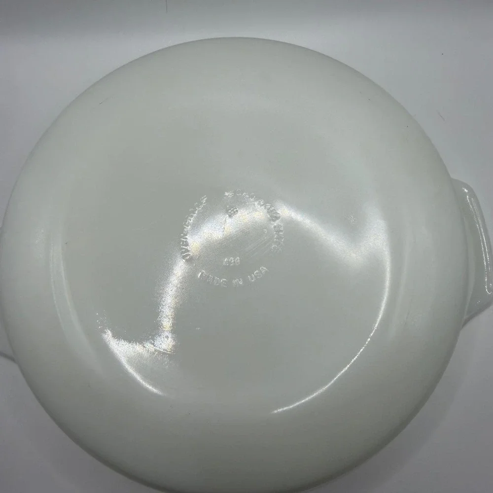 Vtg Milk Glass Baking Dish Made in USA Oven Safe White Round‎ Casserole Lid 5in